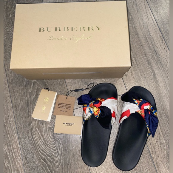Burberry slides - Picture 1 of 6